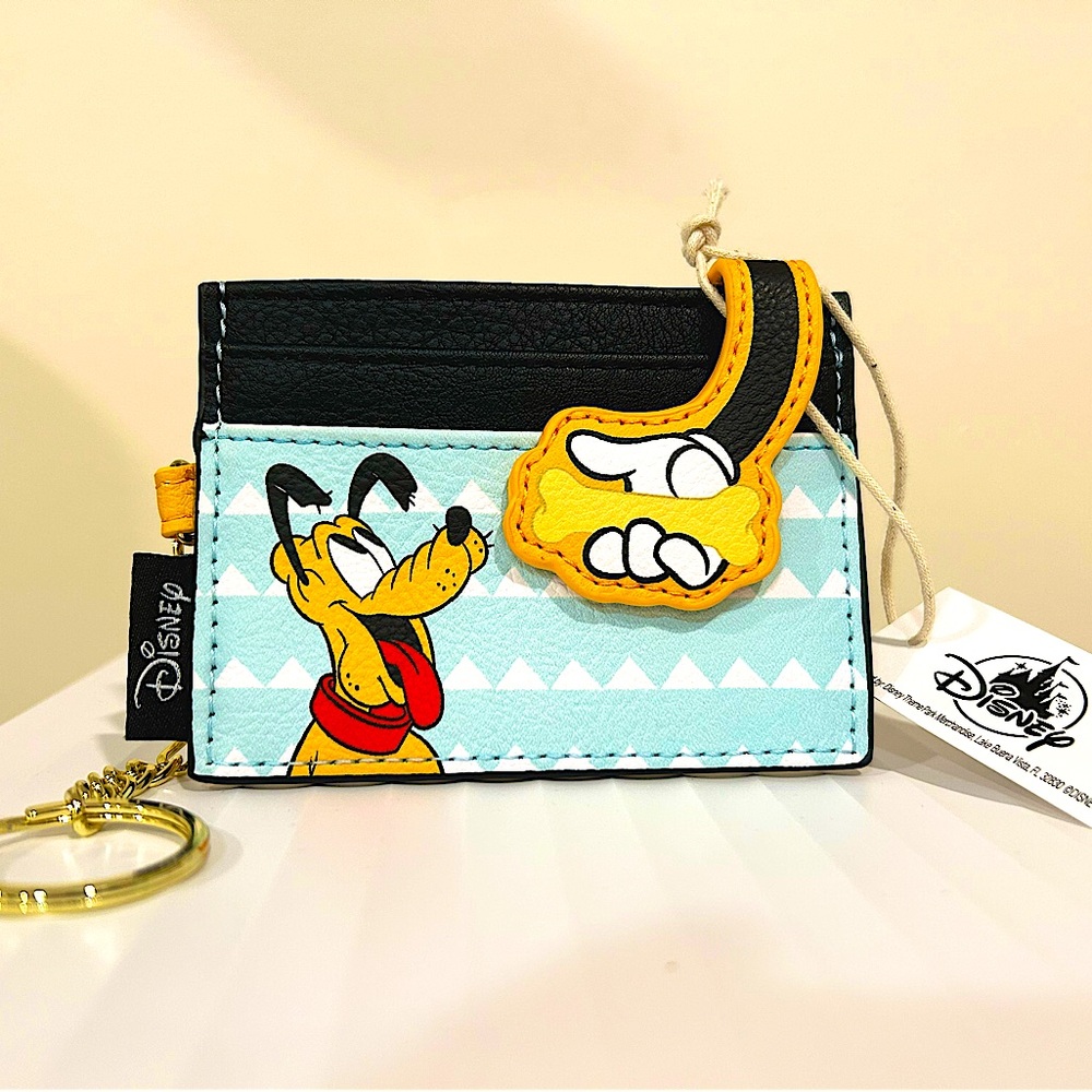 Disney Parks Pluto ID Wallet